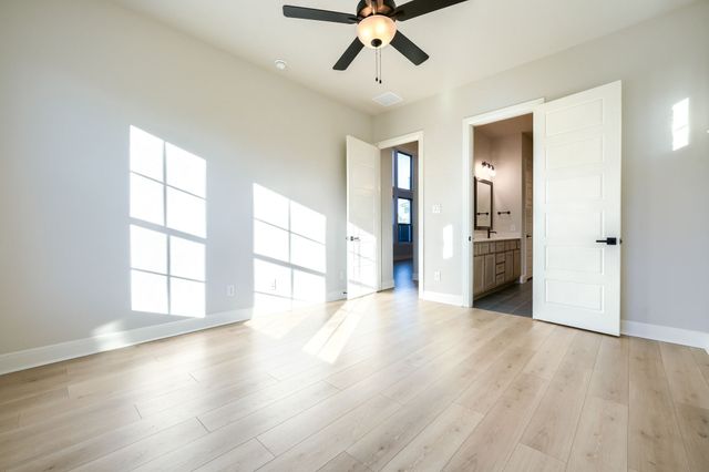 2241 Heather Hills Drive, Fort Worth, TX 76008