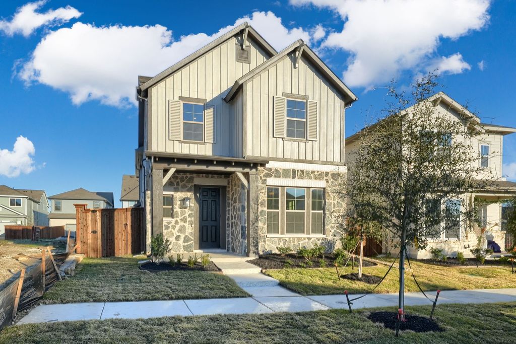 2241 Heather Hills Drive, Fort Worth, TX 76008