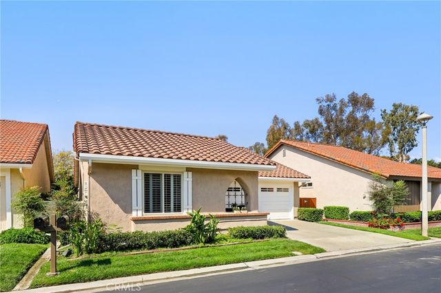 27858 Via Sarasate, Mission Viejo, CA 92692