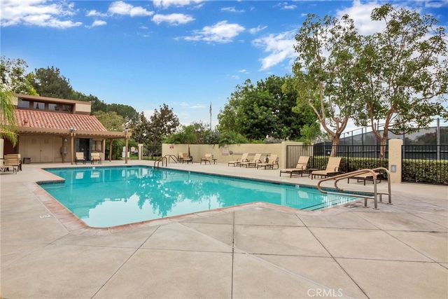 27858 Via Sarasate, Mission Viejo, CA 92692