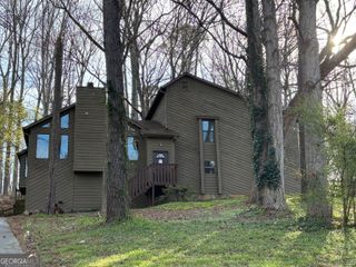 136 Creekview Drive, Woodstock, GA 30188