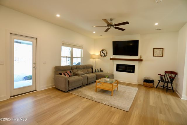 100 Falkirk Court, Carthage, NC 28327