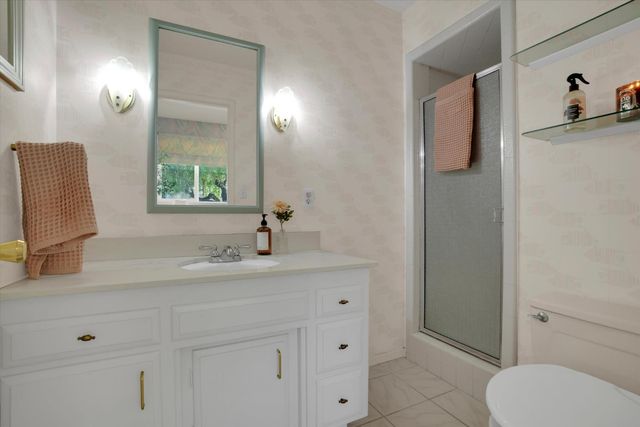 7025 Hillcrest Dr, Modesto, CA 95356