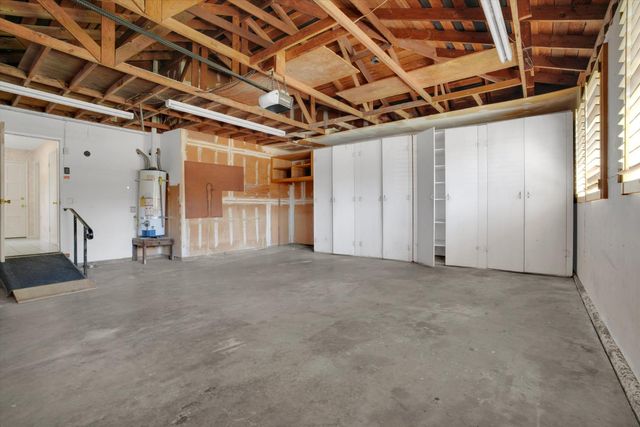 7025 Hillcrest Dr, Modesto, CA 95356