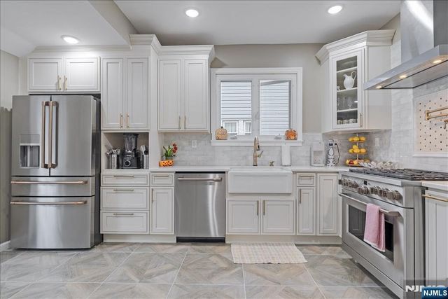 25 Woodland Avenue, Nutley, NJ 07110