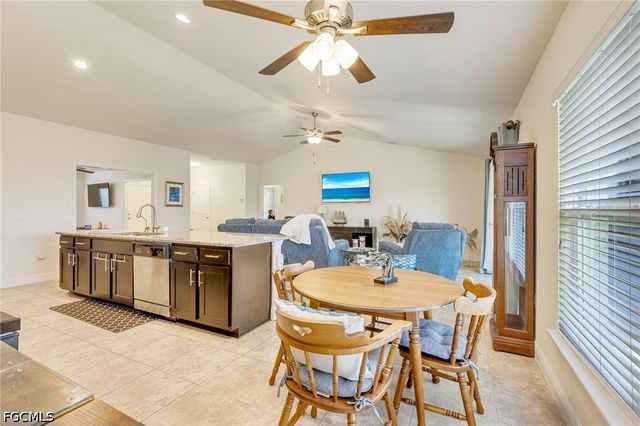 614 SW 31st TER, Cape Coral, FL 33914