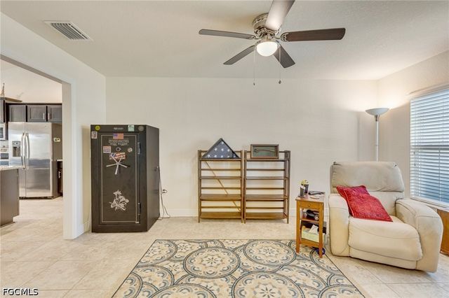 614 SW 31st TER, Cape Coral, FL 33914