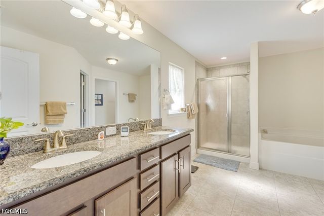 614 SW 31st TER, Cape Coral, FL 33914