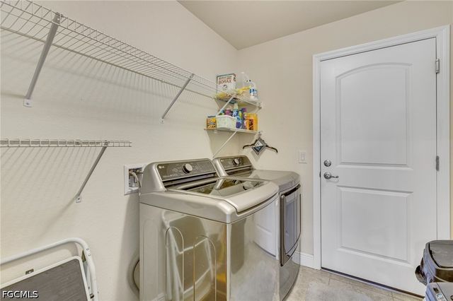 614 SW 31st TER, Cape Coral, FL 33914