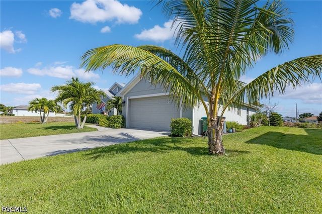 614 SW 31st TER, Cape Coral, FL 33914