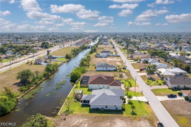614 SW 31st TER, Cape Coral, FL 33914
