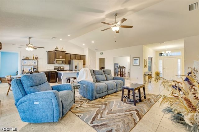 614 SW 31st TER, Cape Coral, FL 33914