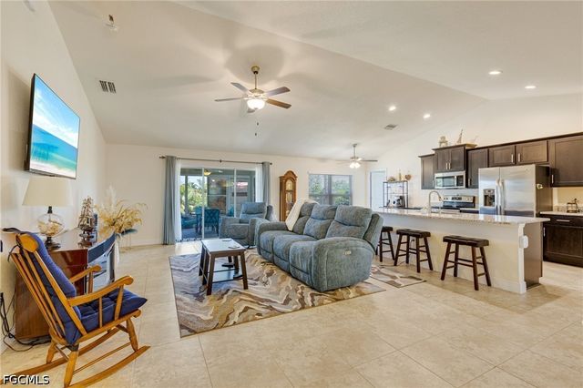 614 SW 31st TER, Cape Coral, FL 33914