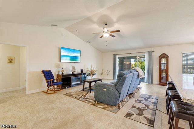614 SW 31st TER, Cape Coral, FL 33914