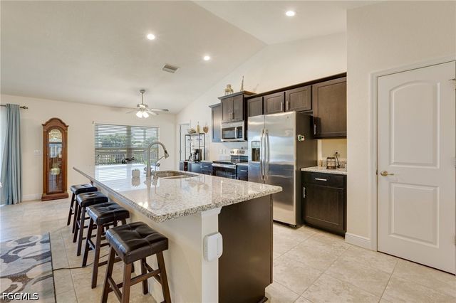 614 SW 31st TER, Cape Coral, FL 33914