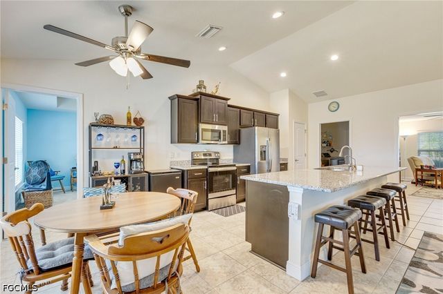 614 SW 31st TER, Cape Coral, FL 33914
