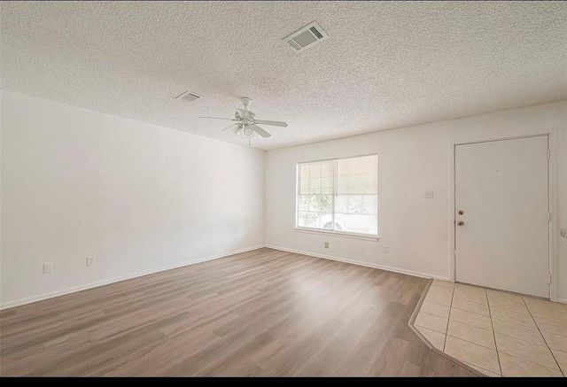 8430 Roundrock Drive 1, Houston, TX 77049