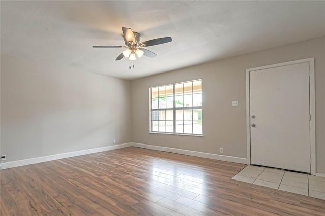 8430 Roundrock Drive 1, Houston, TX 77049