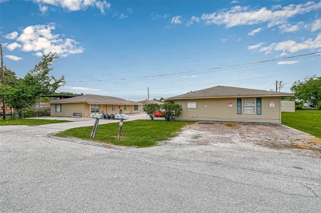 8430 Roundrock Drive 1, Houston, TX 77049