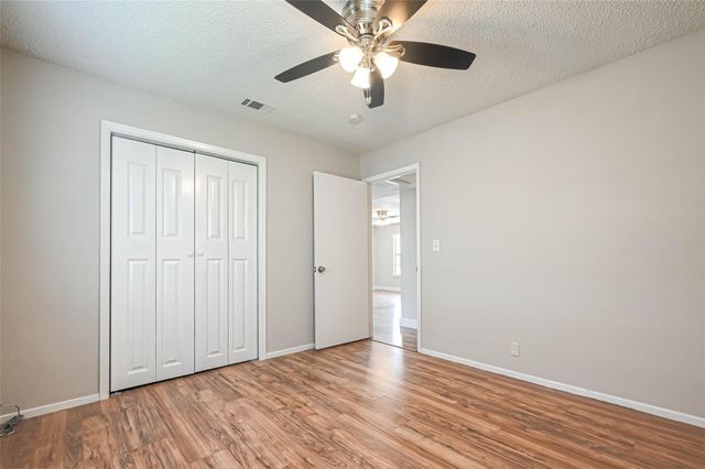 8430 Roundrock Drive 1, Houston, TX 77049