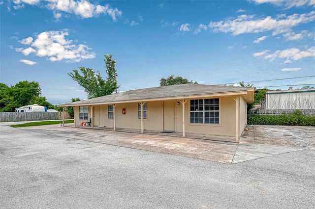 8430 Roundrock Drive 1, Houston, TX 77049