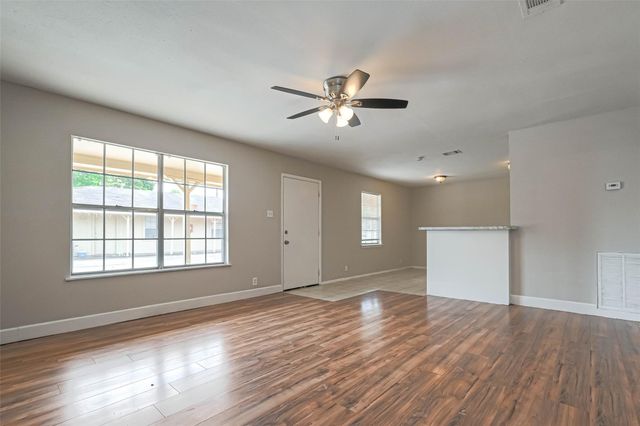 8430 Roundrock Drive 1, Houston, TX 77049