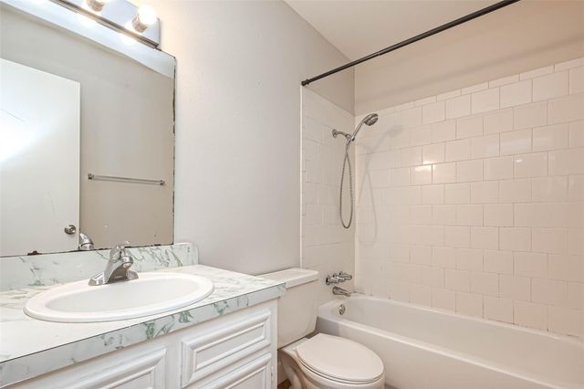 8430 Roundrock Drive 1, Houston, TX 77049