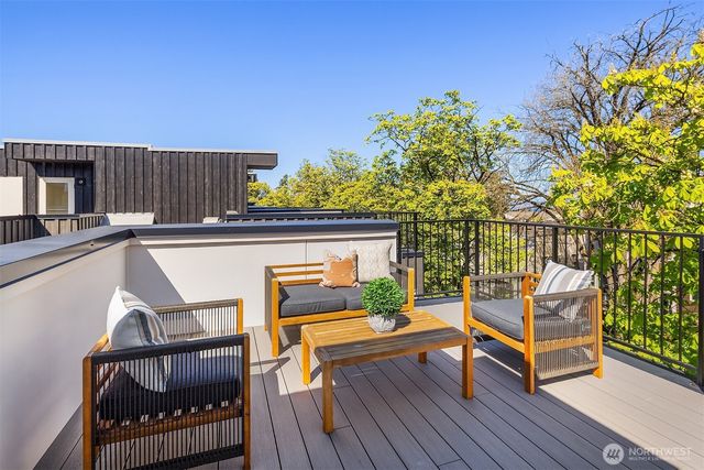 1733 17th Avenue, Seattle, WA 98122