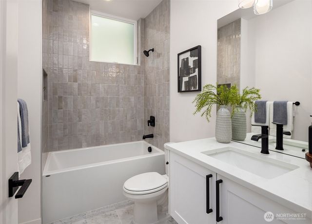 1733 17th Avenue, Seattle, WA 98122