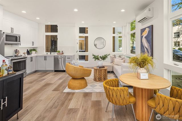 1733 17th Avenue, Seattle, WA 98122