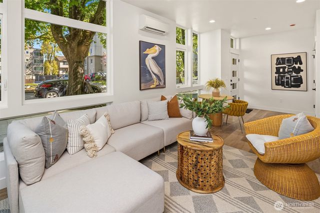 1733 17th Avenue, Seattle, WA 98122