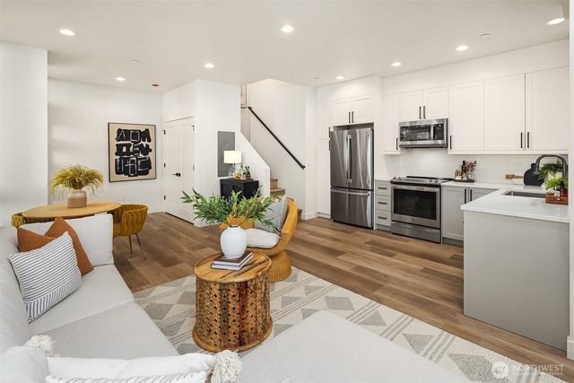 1733 17th Avenue, Seattle, WA 98122