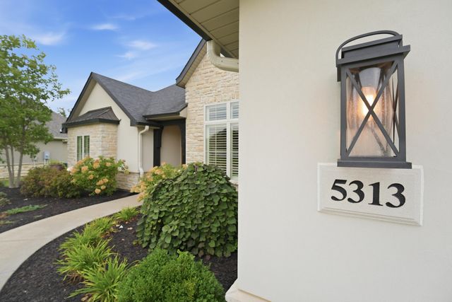 5313 HARBOR TOWN DR, Columbia, MO 65201
