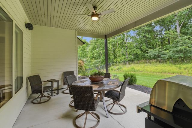 5313 HARBOR TOWN DR, Columbia, MO 65201