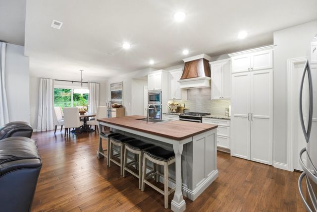 5313 HARBOR TOWN DR, Columbia, MO 65201