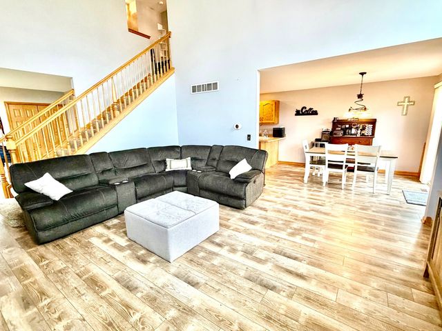 8300 Auburn Lane, Frankfort, IL 60423