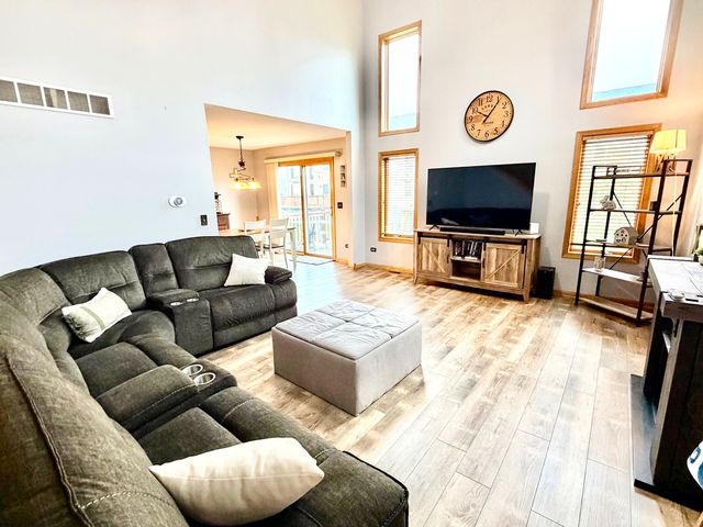 8300 Auburn Lane, Frankfort, IL 60423