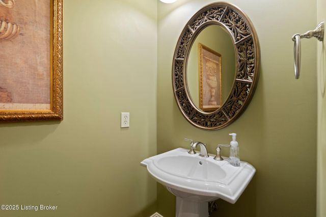 3853 Real Quiet Ln, Lexington, KY 40509