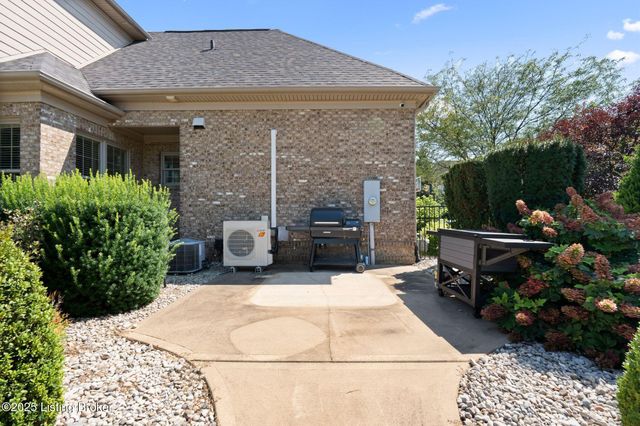 3853 Real Quiet Ln, Lexington, KY 40509