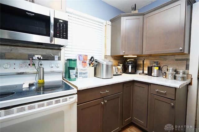 2252 Ontario Avenue, Springfield, OH 45505