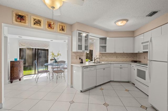 3404 Emerald Oaks Drive 803, Hollywood, FL 33021