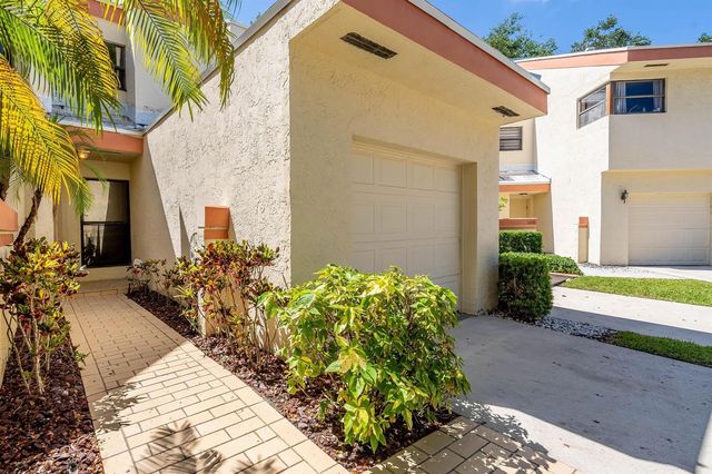 3404 Emerald Oaks Drive 803, Hollywood, FL 33021