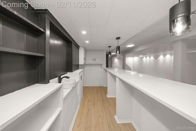 6850 WHITE PINE Drive, Bloomfield Charter Township, MI 48301