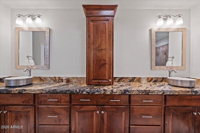 12234 S YAKI Court, Phoenix, AZ 85044