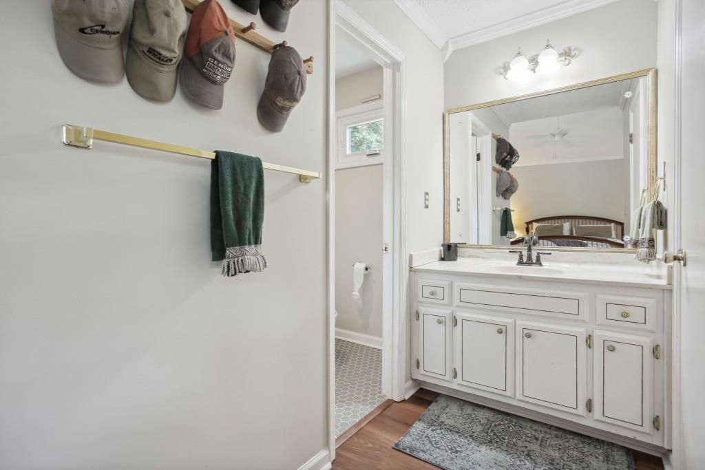 Image 26 of property listing at 240 Thistlewood Lane, Roswell, GA 30075