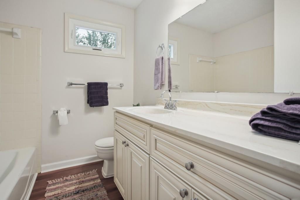 Image 35 of property listing at 240 Thistlewood Lane, Roswell, GA 30075