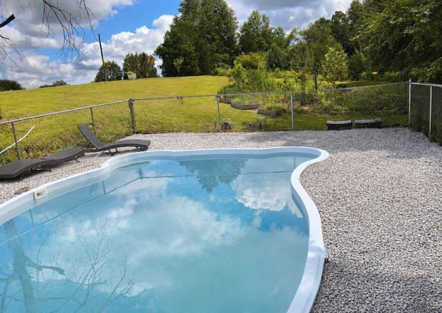 362 Jim Lyle Rd, Cumberland City, TN 37050