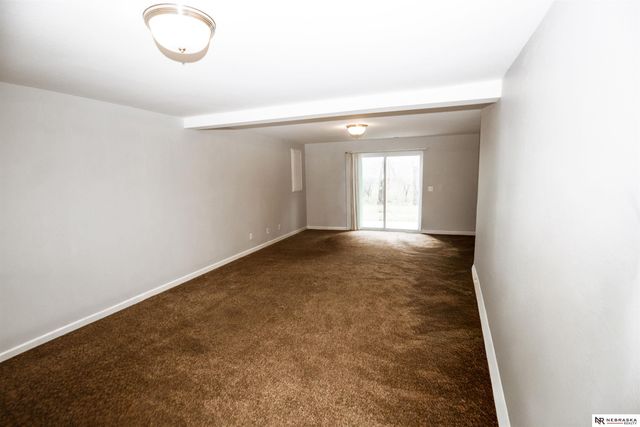 16305 Loop Street, Omaha, NE 68136