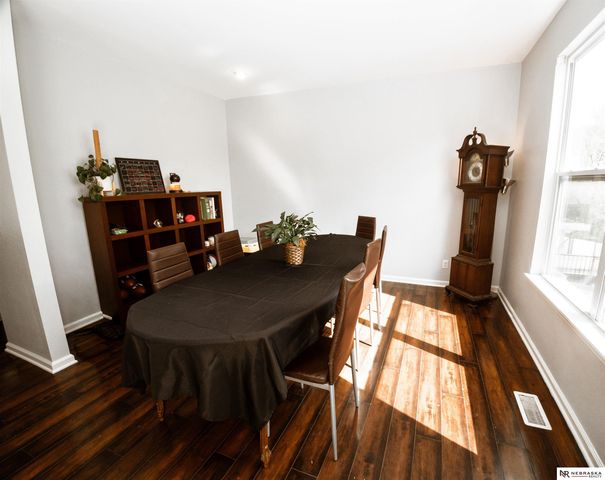 16305 Loop Street, Omaha, NE 68136
