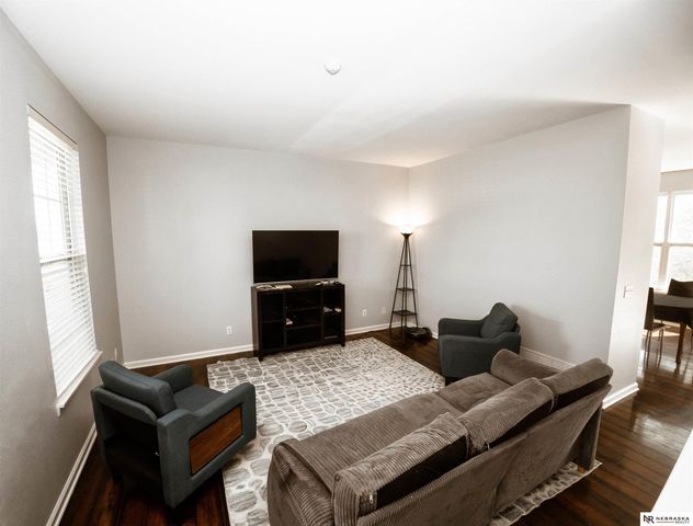 16305 Loop Street, Omaha, NE 68136